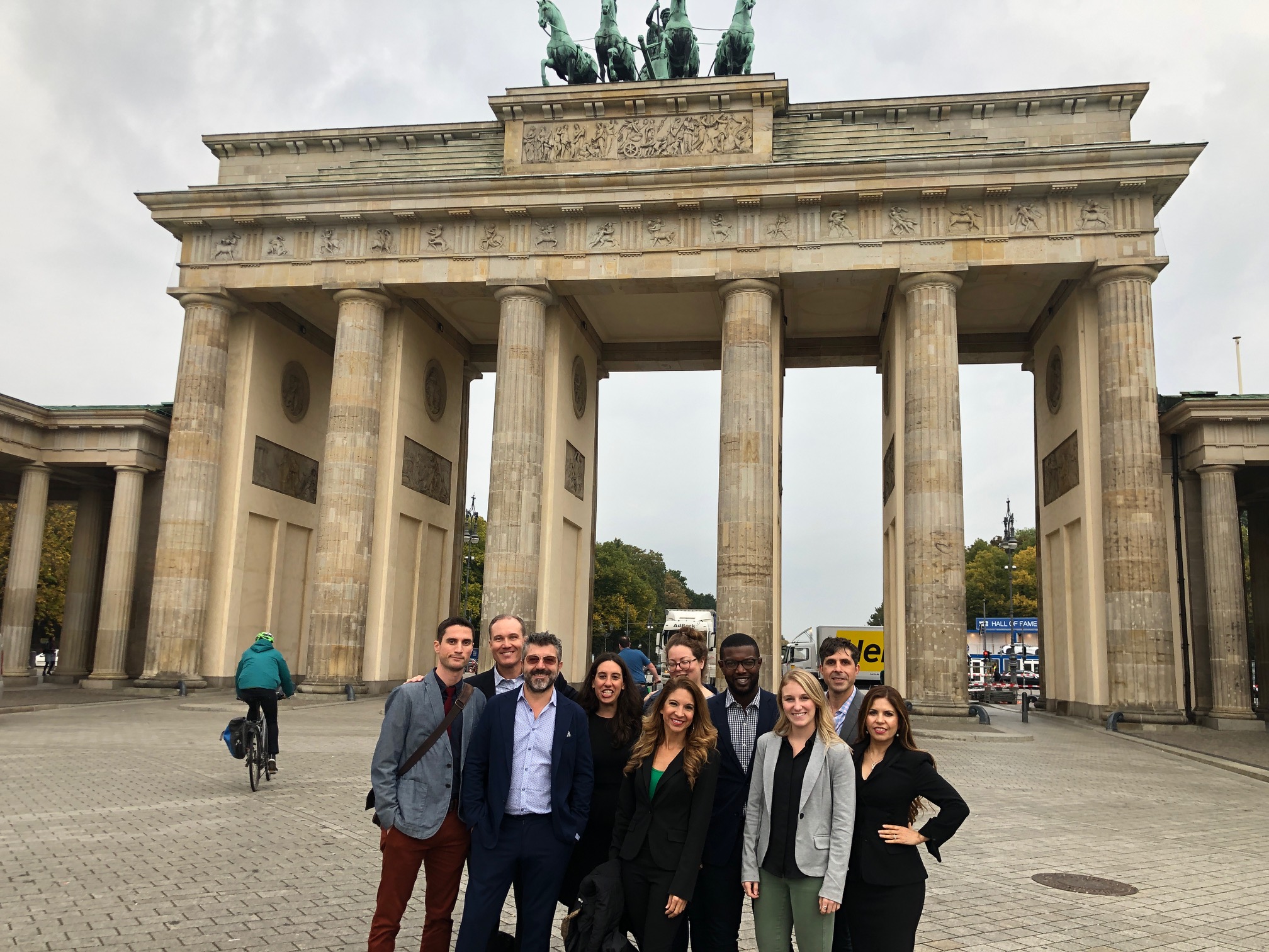 Monica Quintero (5. von recuts) und David Wagner (2. von rechts) während ihren RIAS Fellowship in Berlin in September 2019